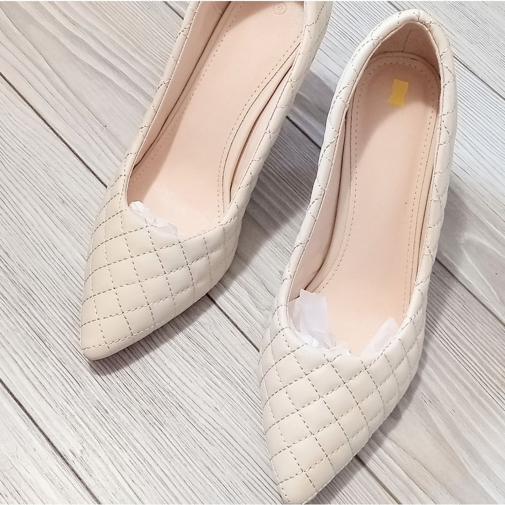 (28-4016) Coutgo Women's Nude Pointed Toe High Heels Sz 9.5